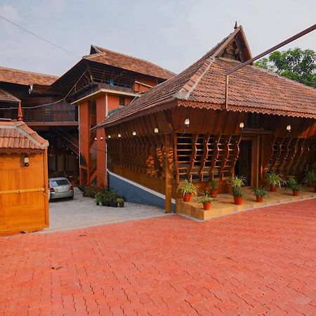 Jk Lodge กัตตะยัม ภายนอก รูปภาพ