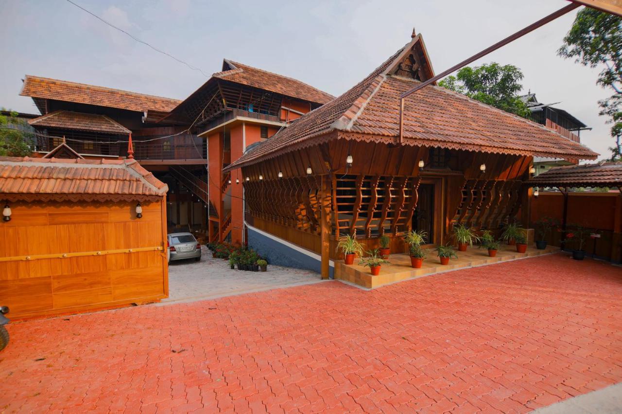 Jk Lodge กัตตะยัม ภายนอก รูปภาพ