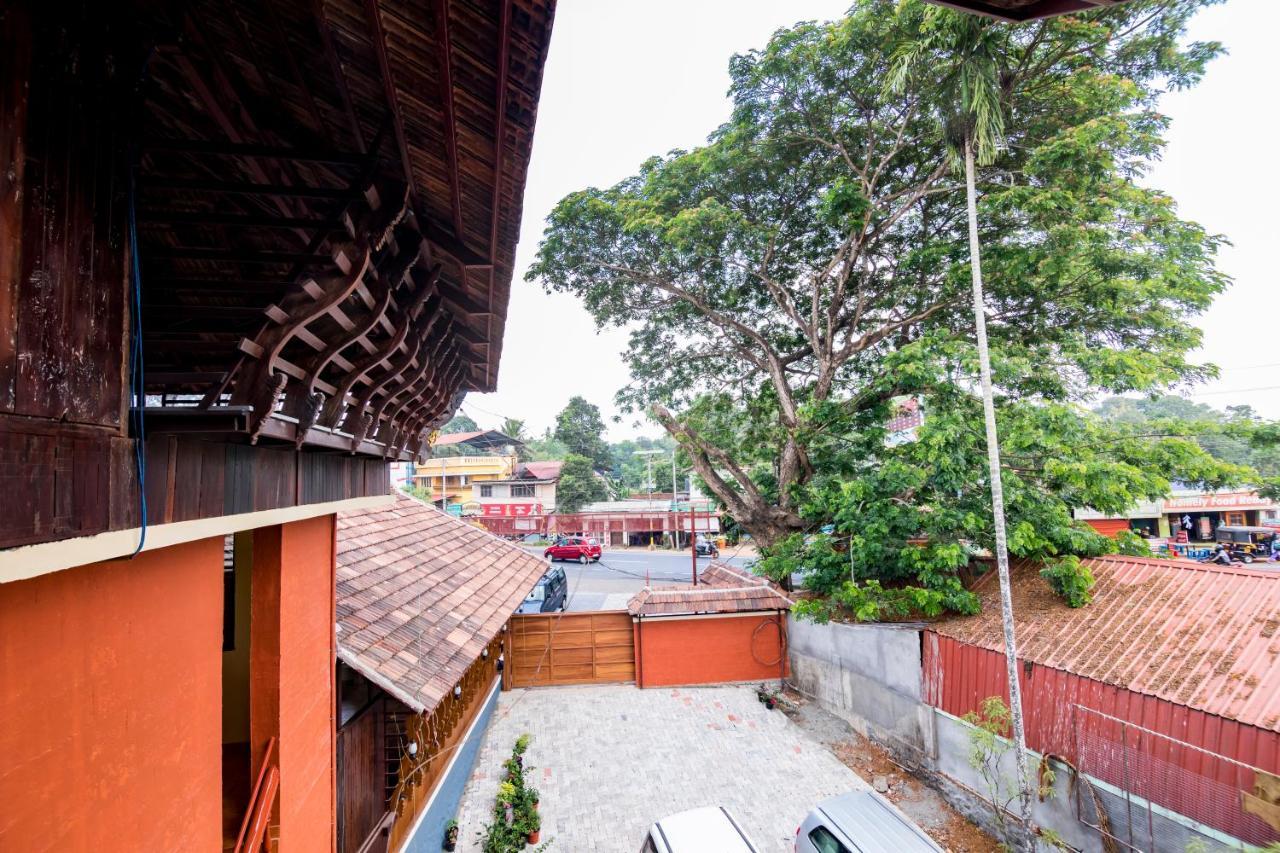 Jk Lodge กัตตะยัม ภายนอก รูปภาพ